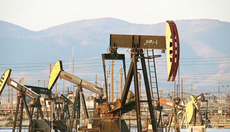 برميل النفط يلامس 85.5 دولار بعد توقعات انخفاض المعروض في الأسواق