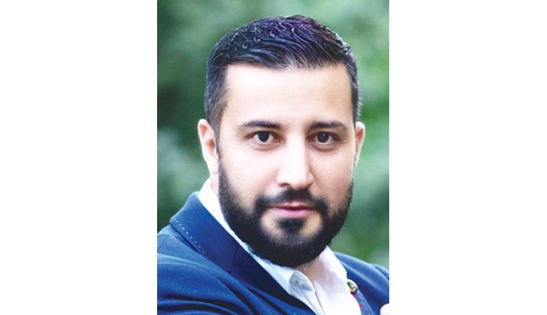 طارق حداد يأخذ "إذن المدام"