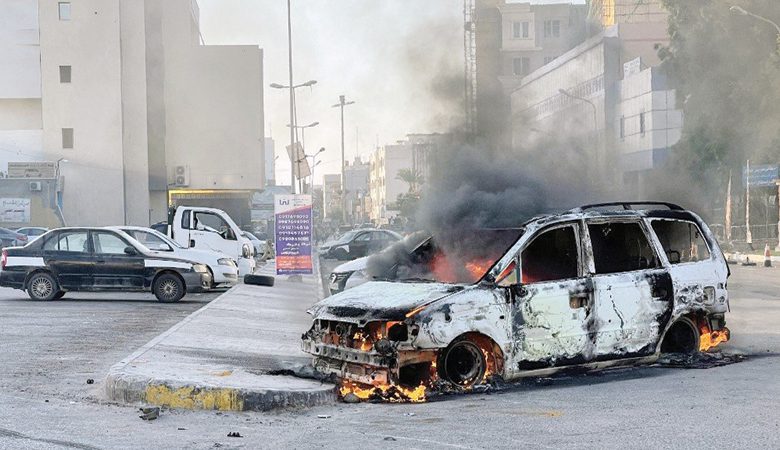 شبح حرب جنرالات يهدد ليبيا وسقوط عشرات القتلى ومئات المصابين
