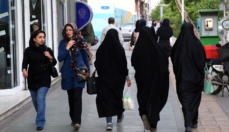 اتفاق سجناء يخفف التوتر بين أميركا وإيران لكن لا تفاهم نووياً قريباً