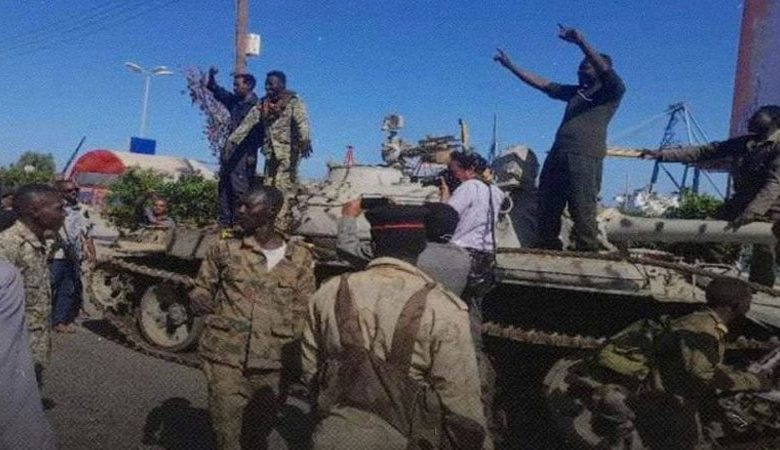 السودان يلغي جوازات سفر حميدتي وحمدوك وقيادات في "الحرية والتغيير"
