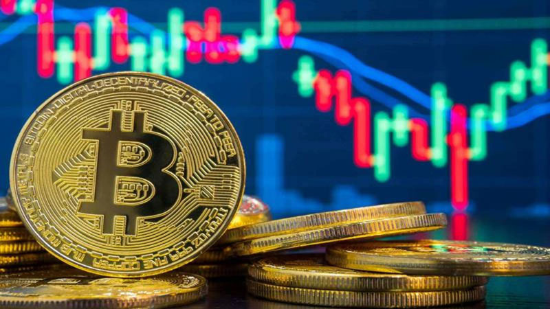 "بيتكوين" تسجل أعلى مستوياتها في عامين وتتجاوز 57 ألف دولار