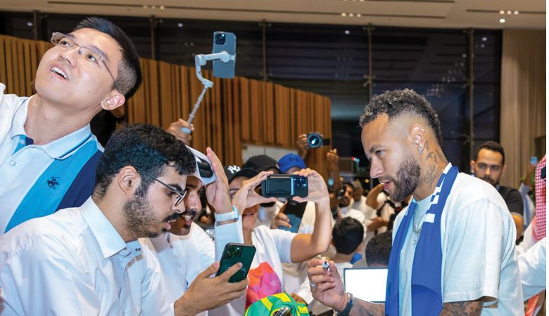 نيمار يصل إلى الرياض