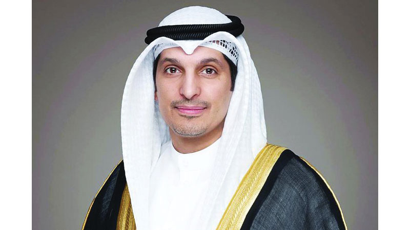 وزير الإعلام يهنئ القيادة السياسية والشعب الكويتي بالأعياد الوطنية