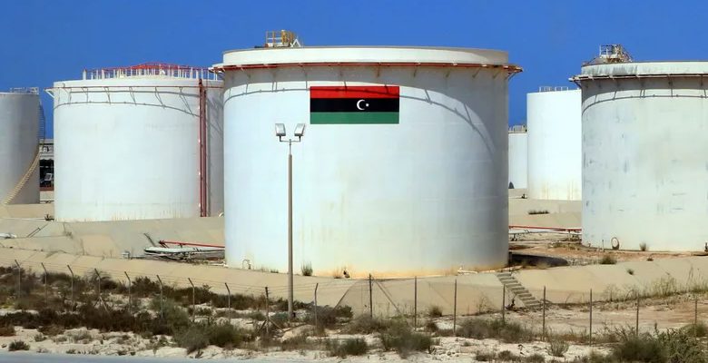 إعادة فتح موانئ نفطية في ليبيا بعد إغلاقها بسبب العاصفة