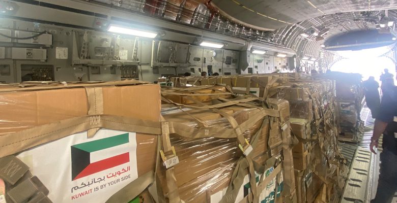 إقلاع الطائرة الإغاثية الثانية من الجسر الجوي الكويتي على متنها 41 طنا لإغاثة منكوبي ليبيا