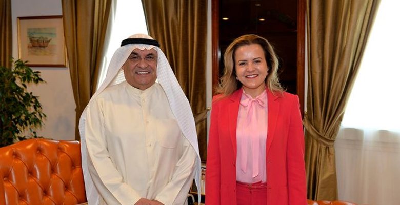 (غرفة التجارة) تبحث مع السفيرة الفرنسية ترتيبات اجتماع لجنة الصداقة المشتركة