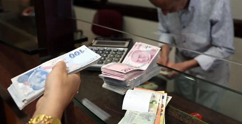 هبوط تاريخي جديد للعملة التركية مقابل الدولار