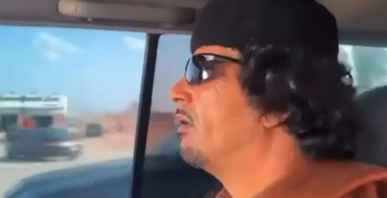 شبيه القذافي يتجول في شوارع ليبيا
