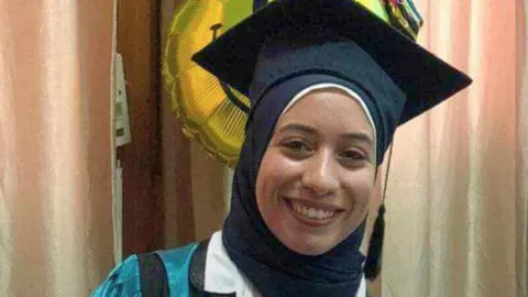 رفضته فضايقها لسنوات قبل قتلها... تفاصيل جريمة جامعة القاهرة