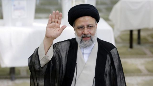 الرئيس الإيراني: لا نرى أي عقبات لإقامة علاقات مع مصر