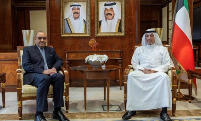 وزير الخارجية يبحث مع السفير العراقي حكم المحكمة الاتحادية حول اتفاقية الملاحة البحرية في خور عبدالله