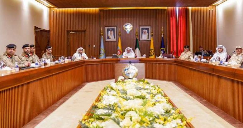 وزير الدفاع: الاهتمام بملاحظات الجهات الرقابية حول مختلف الإجراءات والتعاملات