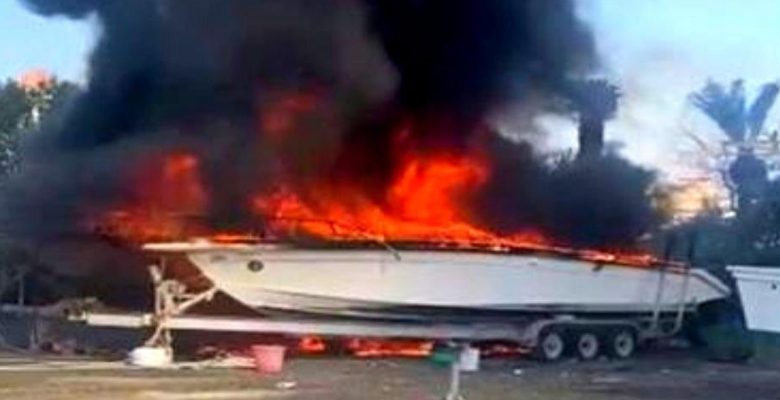فرق الإطفاء سيطرت على حريق طرادين في منطقة حطين