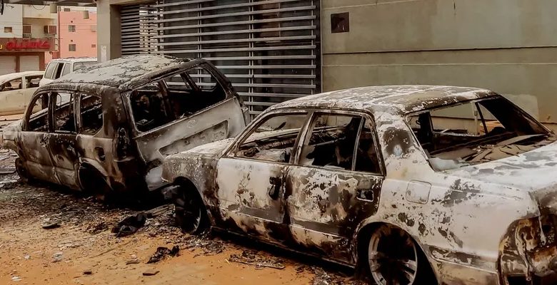 السودان.. تدمير ونهب نحو 30 ألف سيارة خلال 5 أشهر