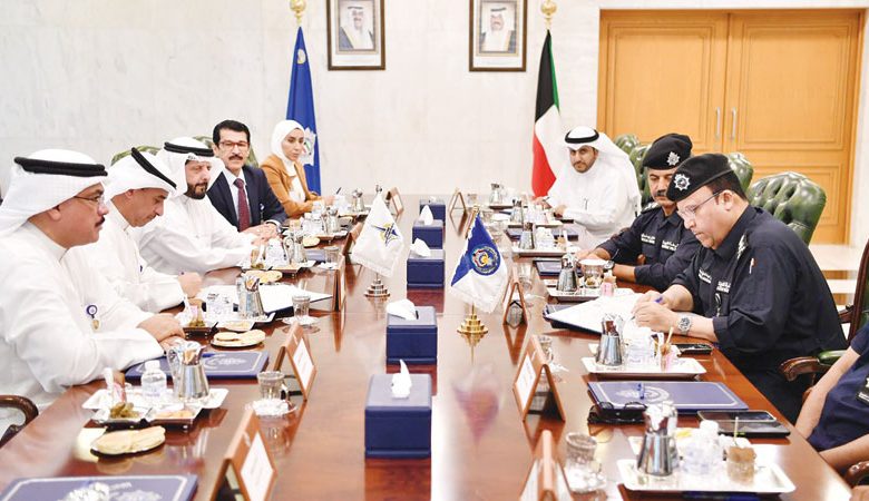تعاون بين "التطبيقي"و" الداخلية"