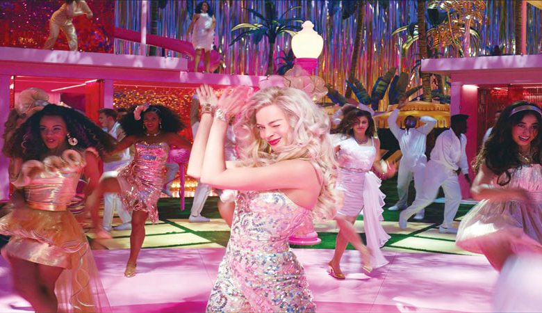 "Barbie" عالم وردي يغزو المنازل الليلة عبر المنصات الرقمية