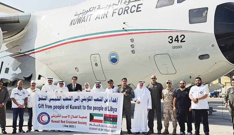 40 طناً من المواد الطبية وقوارب الإنقاذ طليعة الجسر الجوي إلى ليبيا