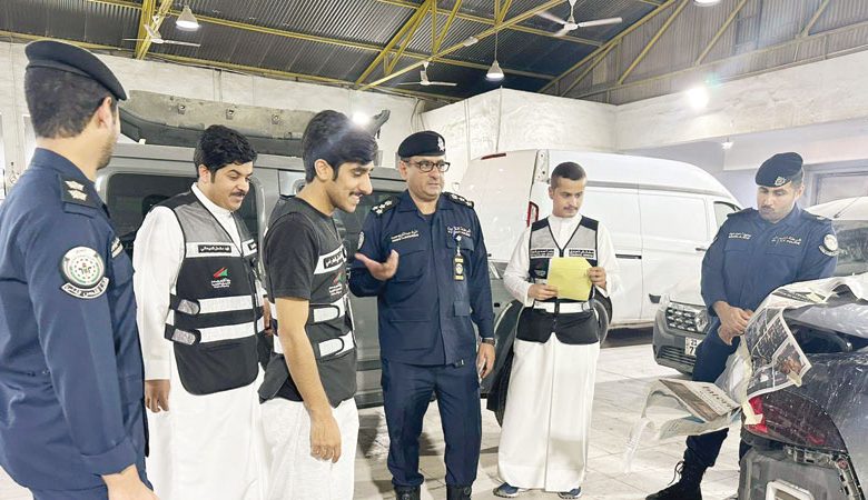 إغلاق ورشة وتحرير 60 مخالفة مرورية في "الشويخ"