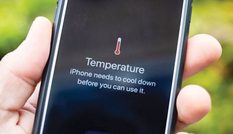 هل يمثل ارتفاع درجات حرارة بعض هواتف "آيفون 15" انتكاسة لـ "آبل"؟