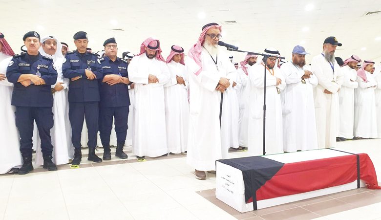 بعد 33 عاماً… ثرى الكويت يحتضن رفات الشهيد حمدان المطيري