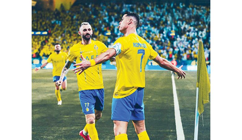 رونالدو: سأستمر باللعب