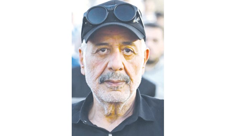 أضرار أيمن زيدان مادية من انفجار مطعم بجوار منزله