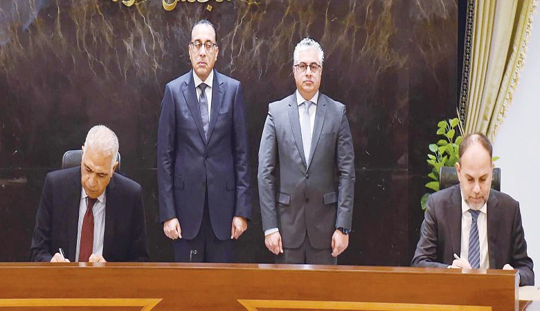 مصر توقّع عقد إنشاء مصنع إطارات بقيمة مليار دولار
