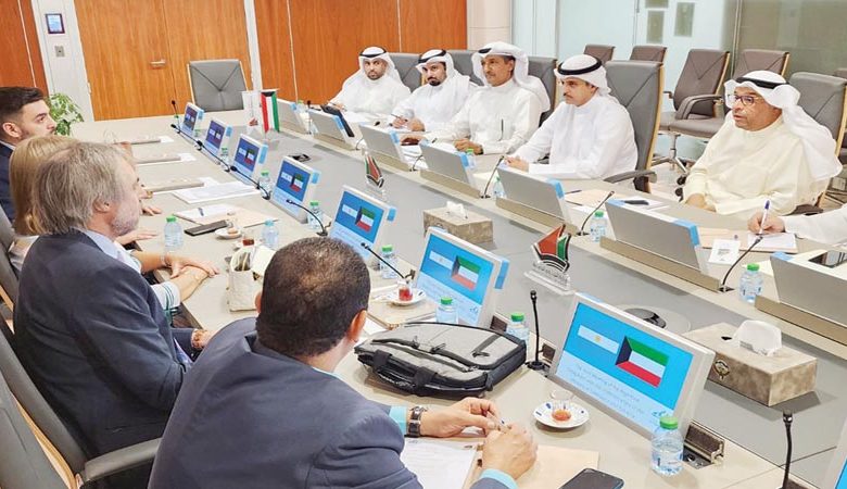 "التجارة" بحثت التعاون في الأمن الغذائي مع الأرجنتين