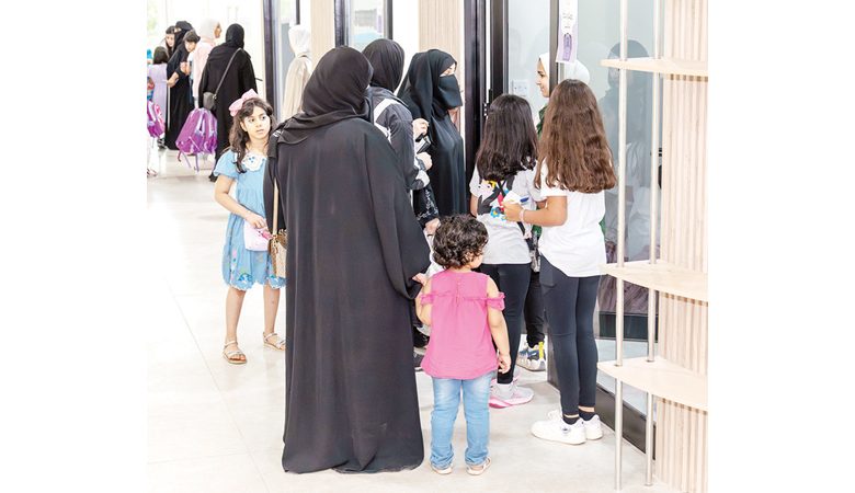 توزيع 1000 حقيبة مدرسية على 244 أسرة متعففة