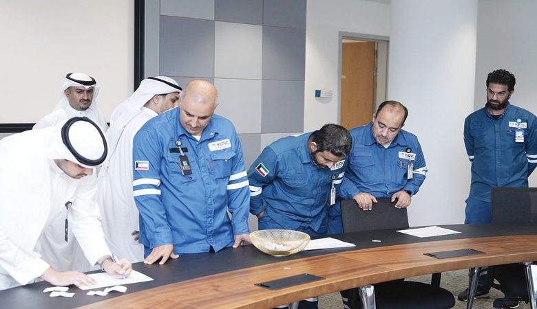 "كيبيك" وقّعت عقود تعيين 25 كويتياً من مشغلي مصفاة الزور