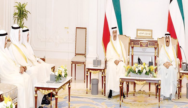 نائب الأمير لوزيري التربية والمالية: مضاعفة الجهود لرفعة الوطن
