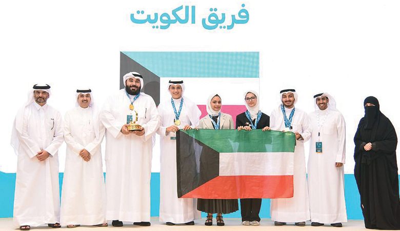 فريق مدارس الكويت بطل "المناظرات"
