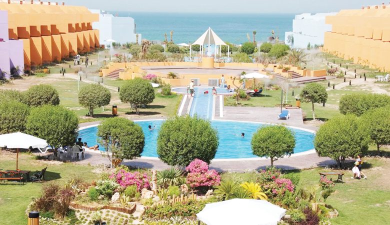 "المالية" لأصحاب الشاليهات: دفع الرسوم أو السحب