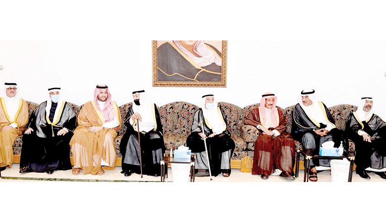 مبعوث خادم الحرمين الشريفين قدَّم واجب العزاء بوفاة الشيخ مبارك العبدالله