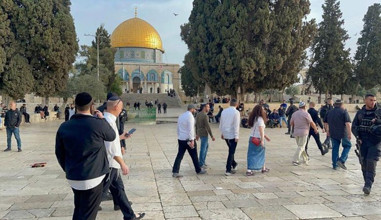 السلطة الفلسطينية تحذر من تصاعد انتهاكات الاحتلال والمتطرفين