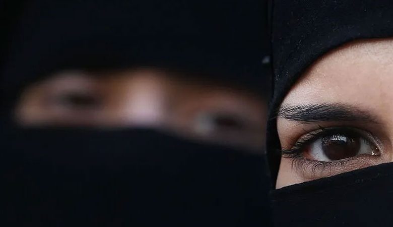 النقاب في المدارس المصرية محظور… والحجاب اختياري