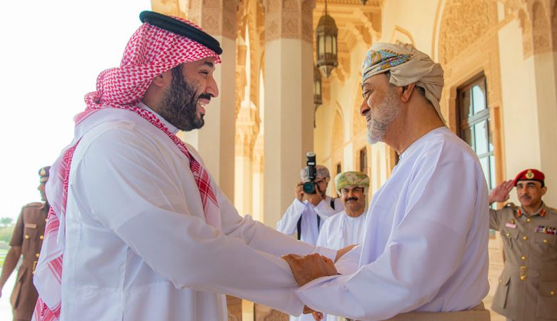 سلطان عُمان وولي العهد السعودي يتفقان على تعزيز التعاون