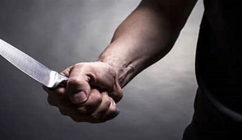 طعن زميله بالقوات الخاصة وهرب خارج البلاد