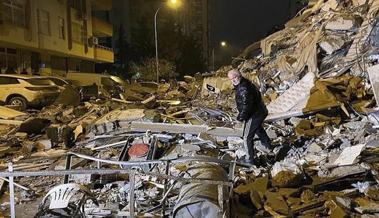 فزعة خليجية… الإمارات تُسيِّر أول جسر جوي للإغاثة