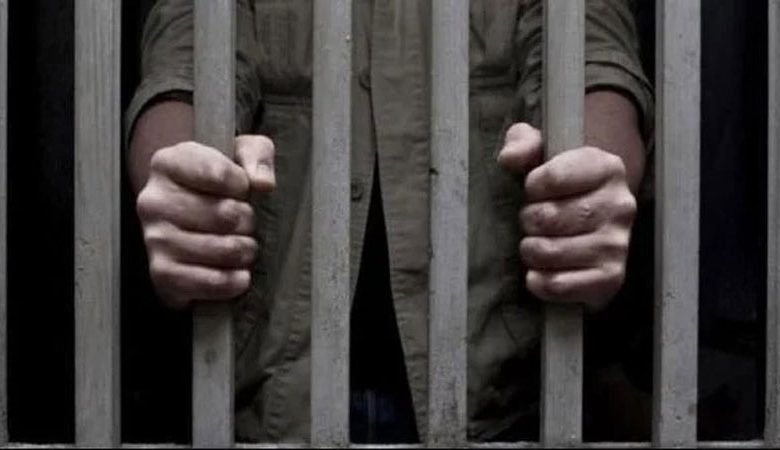 22 عاماً في السجن ويوم إطلاق سراحه هرب