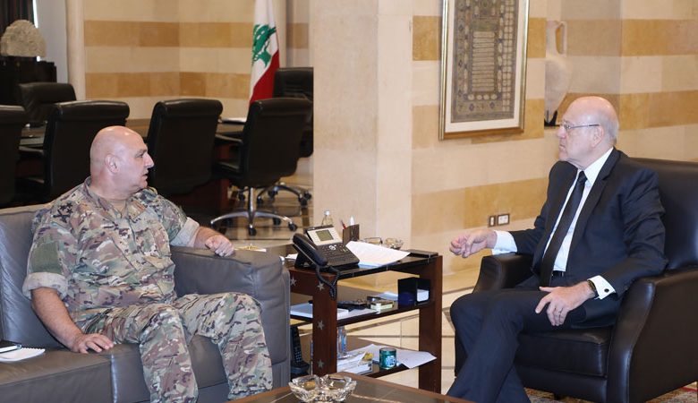 لودريان في بيروت بحثاً عن رئيس… والمعارضة: لا حوار قبل الاستحقاق