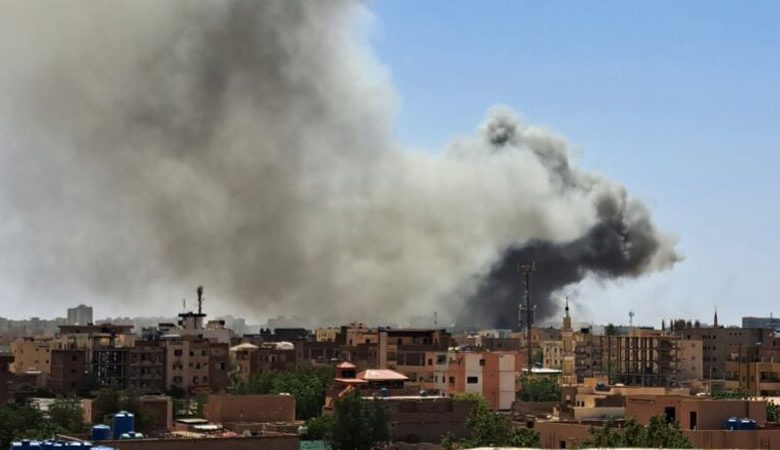 مجزرة في الخرطوم تقتل 20 مدنياً وتحشيد عسكري شرق السودان