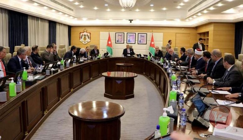 وزراء الحكومة الأردنية يقدمون استقالتهم تمهيداً لتعديل وزاري