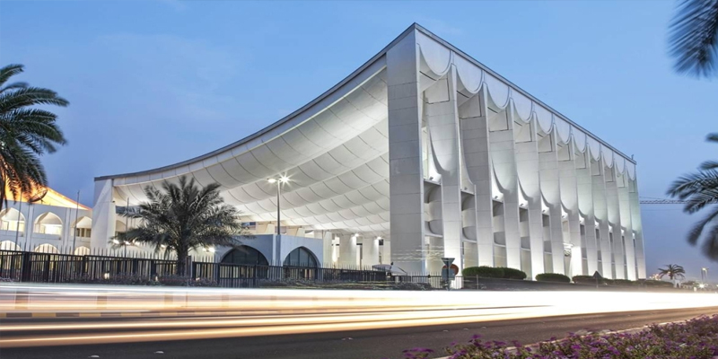 الأعمال المنافية للآداب غير مُجرَّمة في "الأندية والجمعيات"!