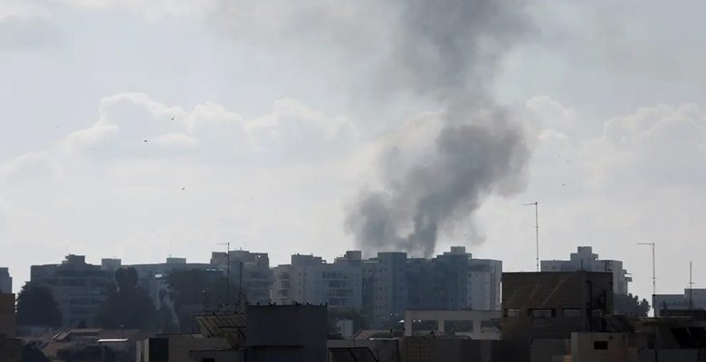 "حماس تشن حربا على إسرائيل".. آلاف الصواريخ من غزة وتسلل مسلحين للداخل وأسر جنود