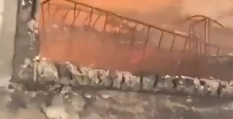 دمار كبير بأحد مباني تل أبيب إثر ضربة صاروخية