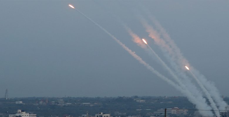 انفجارات في القدس وسقوط صاروخ على مطار بن غوريون