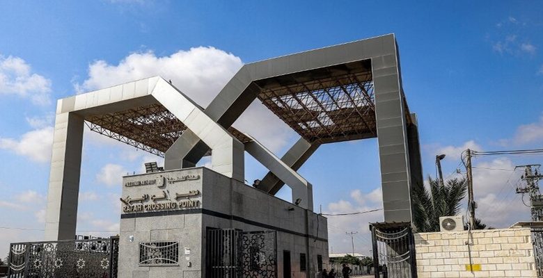 وسائل إعلام : إسرائيل حذرت مصر أنها ستقصف أي شاحنات مساعدات لغزة