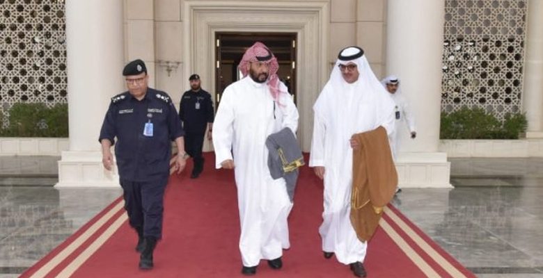 وزير الداخلية يتوجه إلى المملكة العربية السعودية في زيارة رسمية